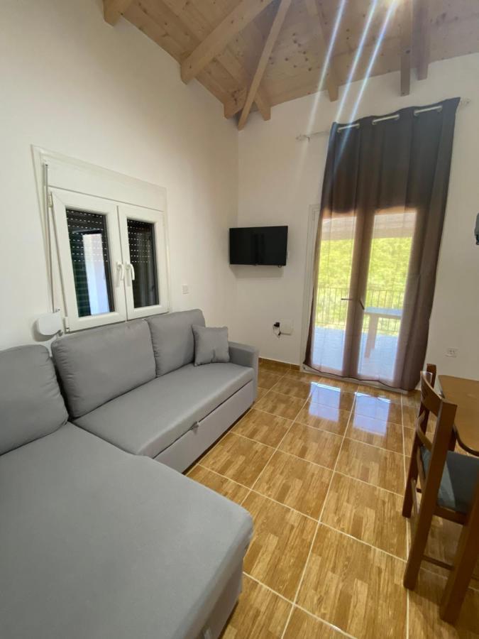 Babis Apartment Ayios Nikitas Luaran gambar