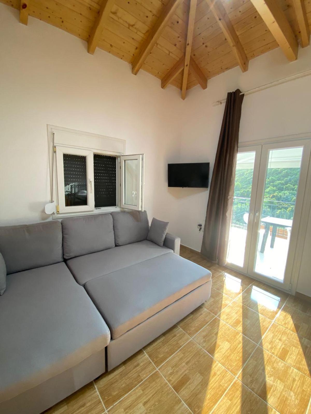 Babis Apartment Ayios Nikitas Luaran gambar