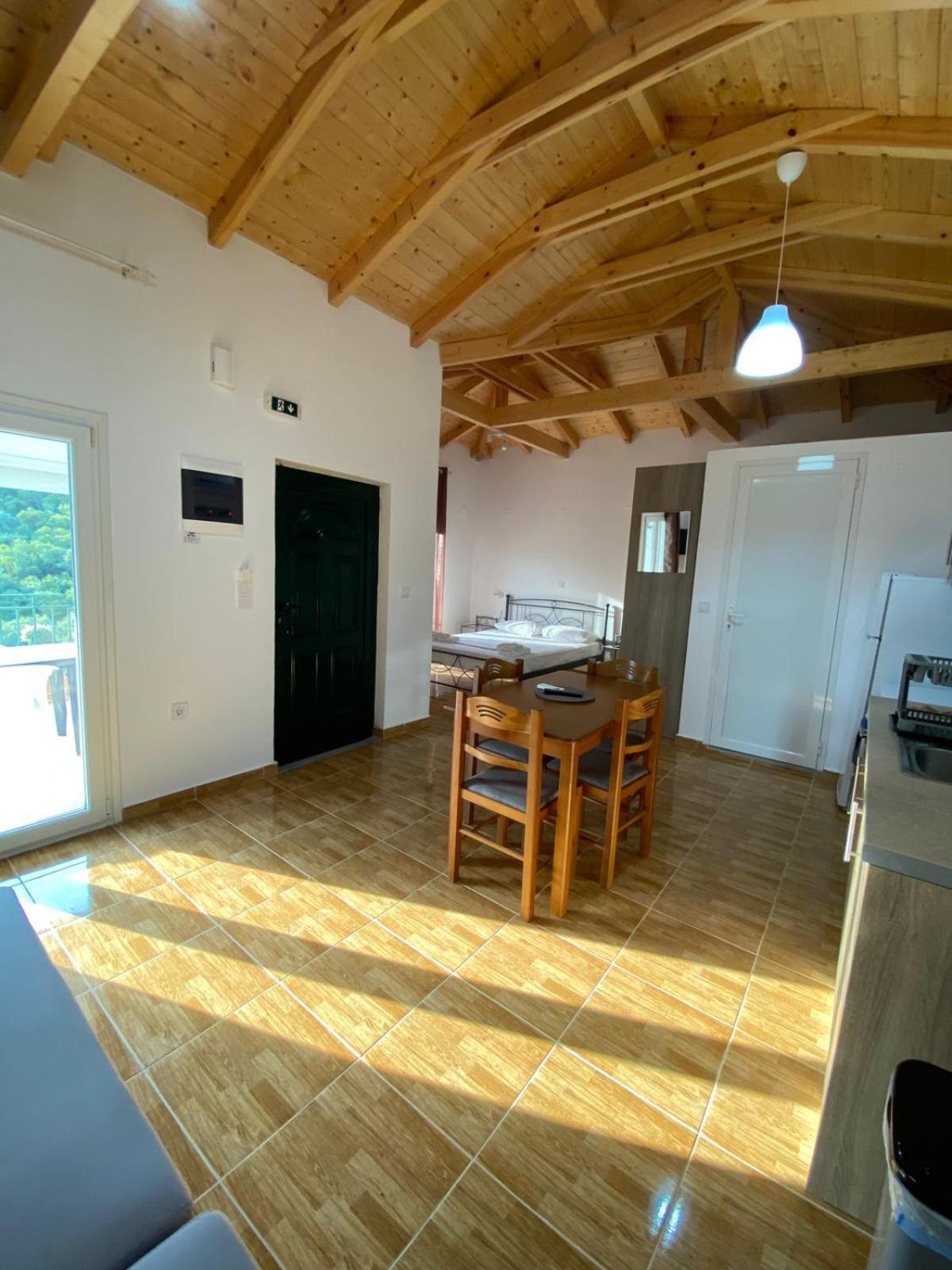Babis Apartment Ayios Nikitas Luaran gambar